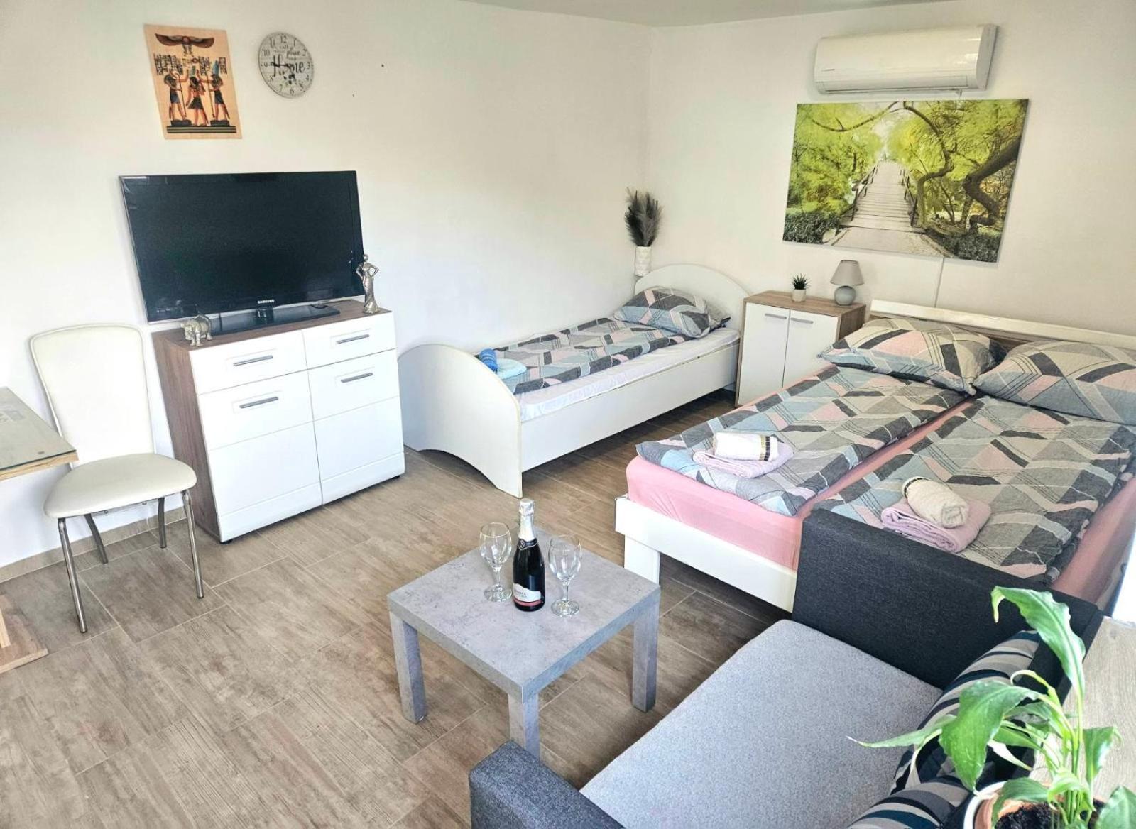 Apartments Karin Блед Екстериор снимка
