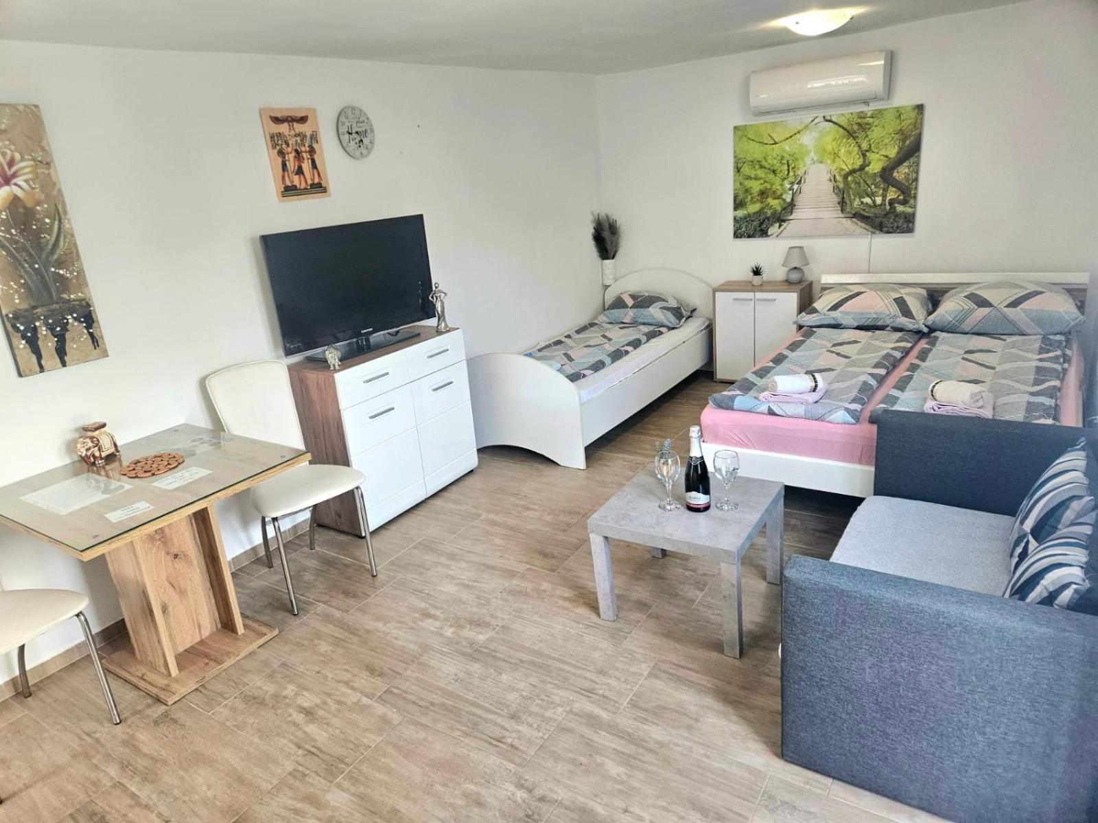Apartments Karin Блед Екстериор снимка